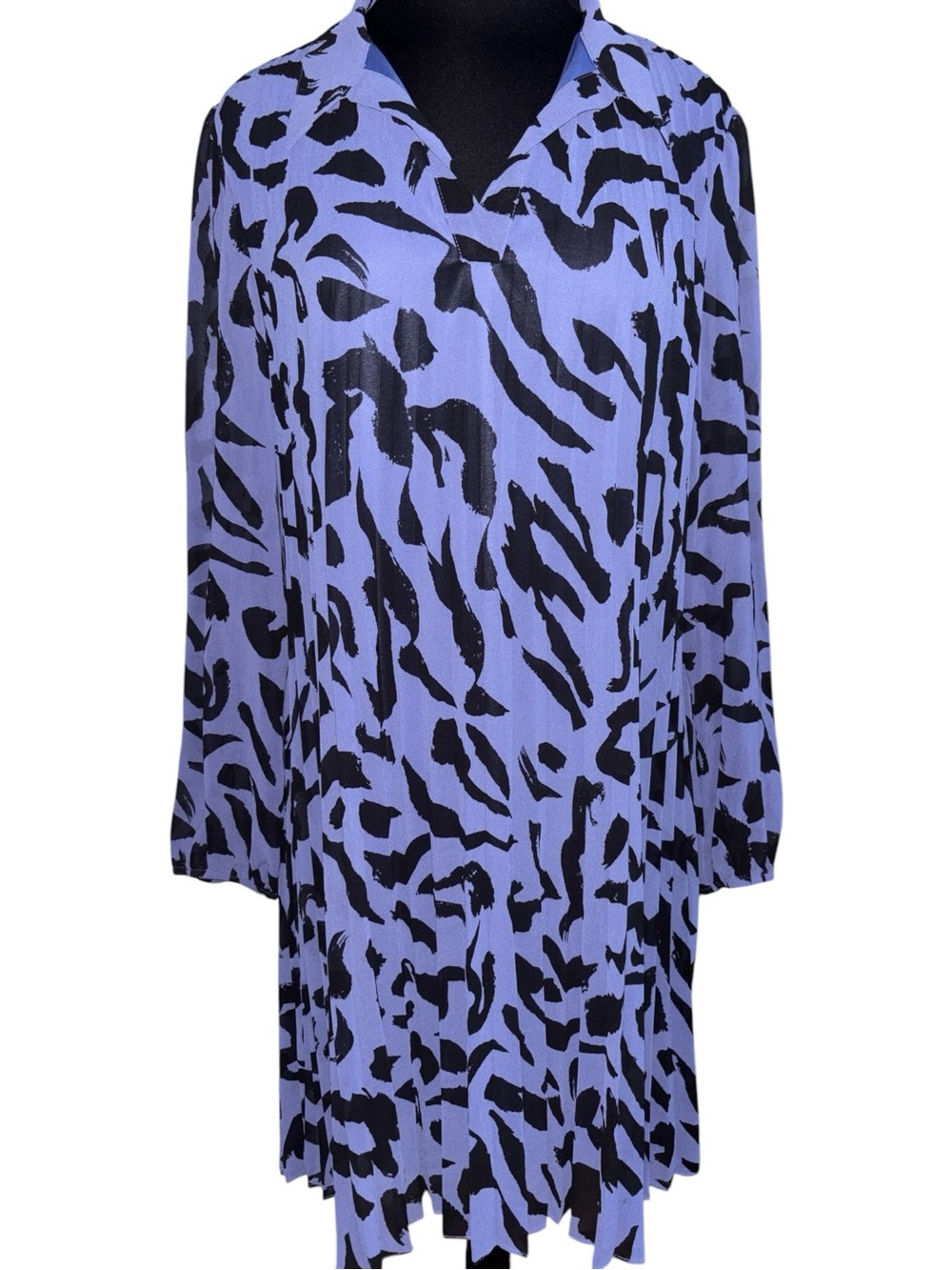 Nine West Lavender and Black Abstract Print Top, P2P:22”, L:36”, NWOT - Picture 10 of 12